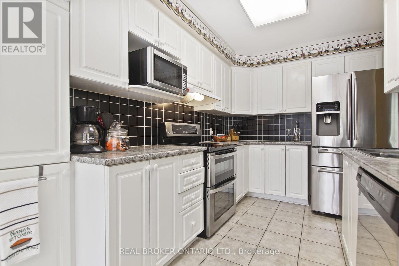 Photo 11 of 193 Deercroft Avenue, Ottawa ON