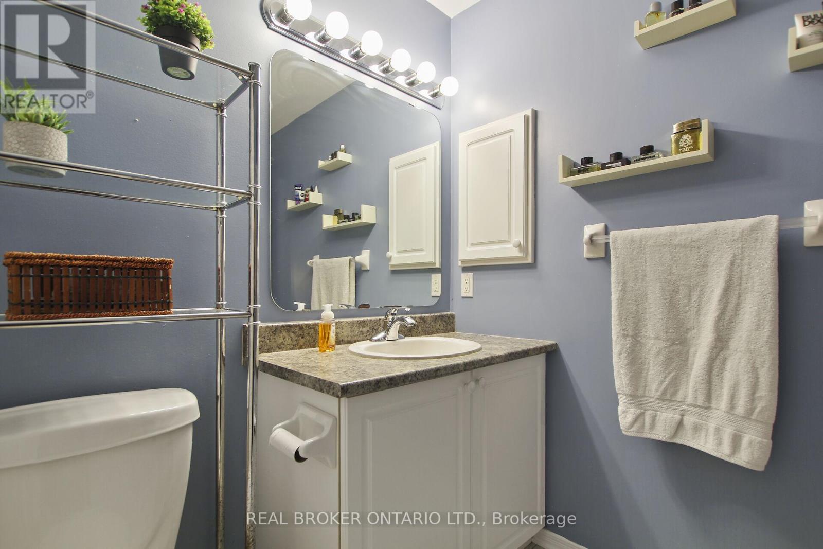 Photo 21 of 193 Deercroft Avenue, Ottawa ON