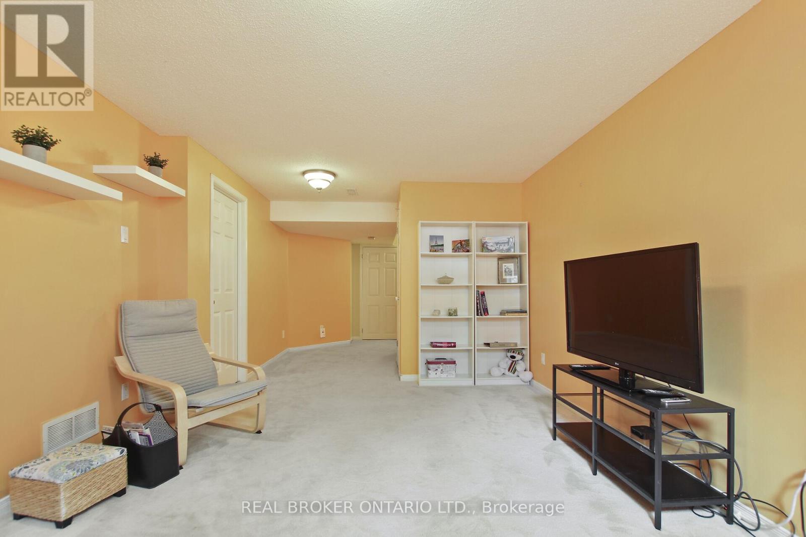 Photo 24 of 193 Deercroft Avenue, Ottawa ON