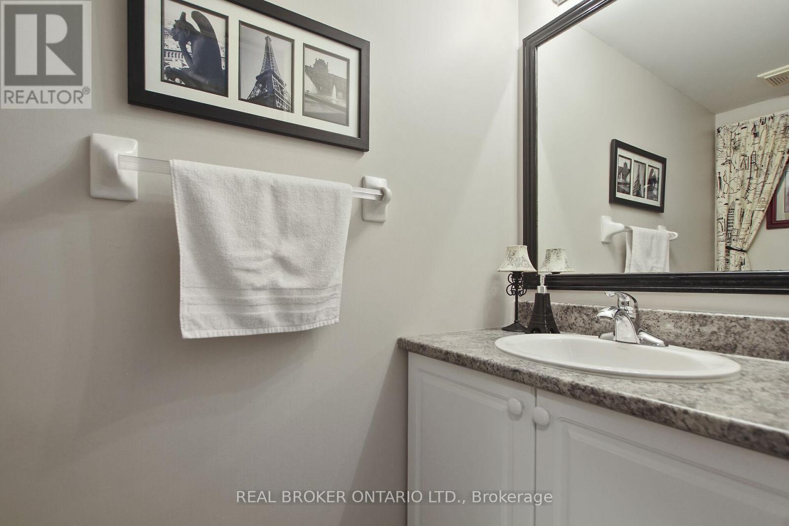 Photo 25 of 193 Deercroft Avenue, Ottawa ON