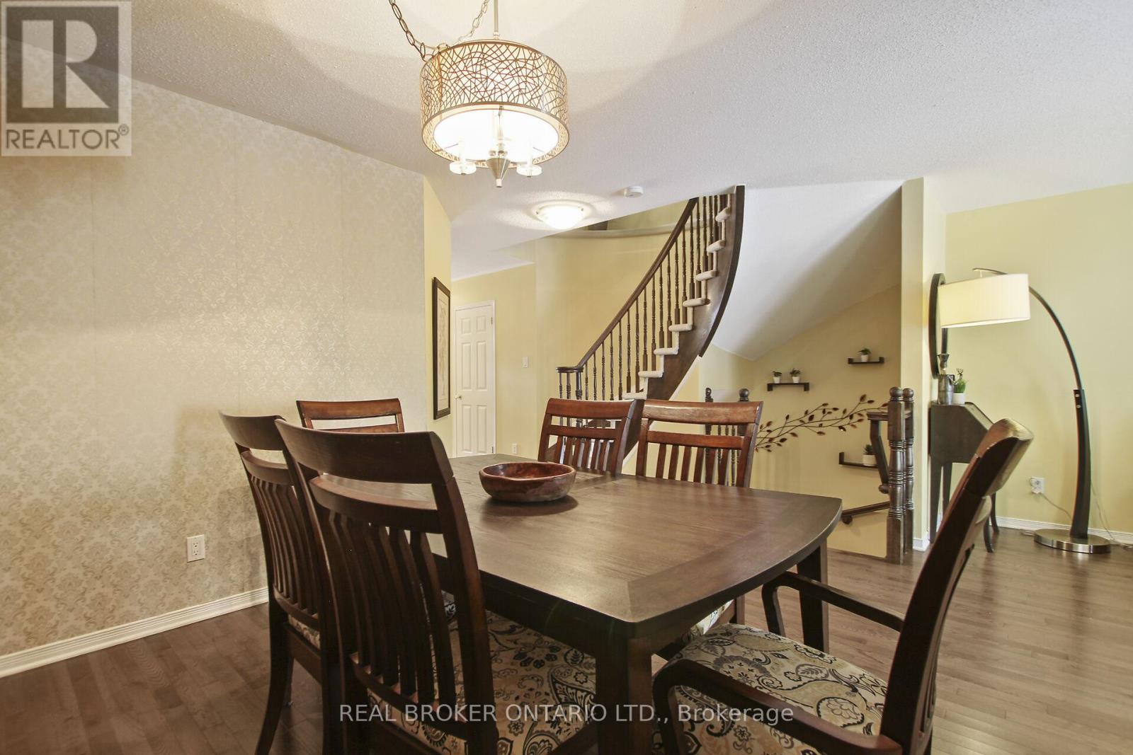 Photo 6 of 193 Deercroft Avenue, Ottawa ON