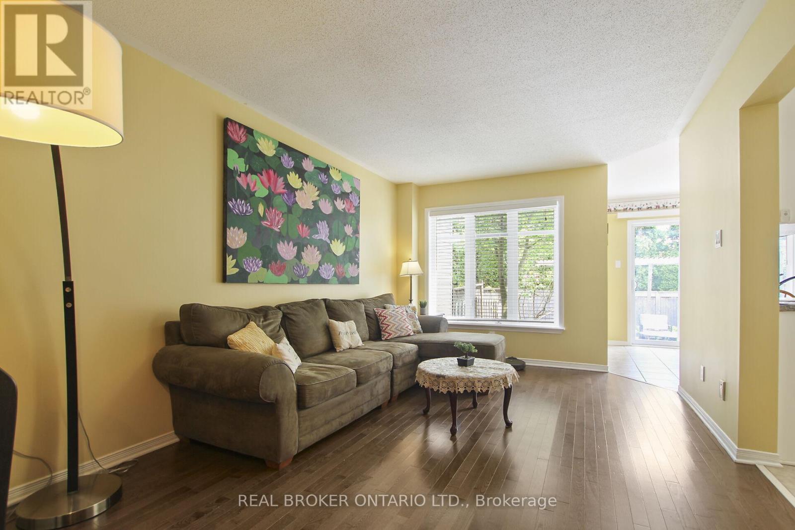 Photo 7 of 193 Deercroft Avenue, Ottawa ON