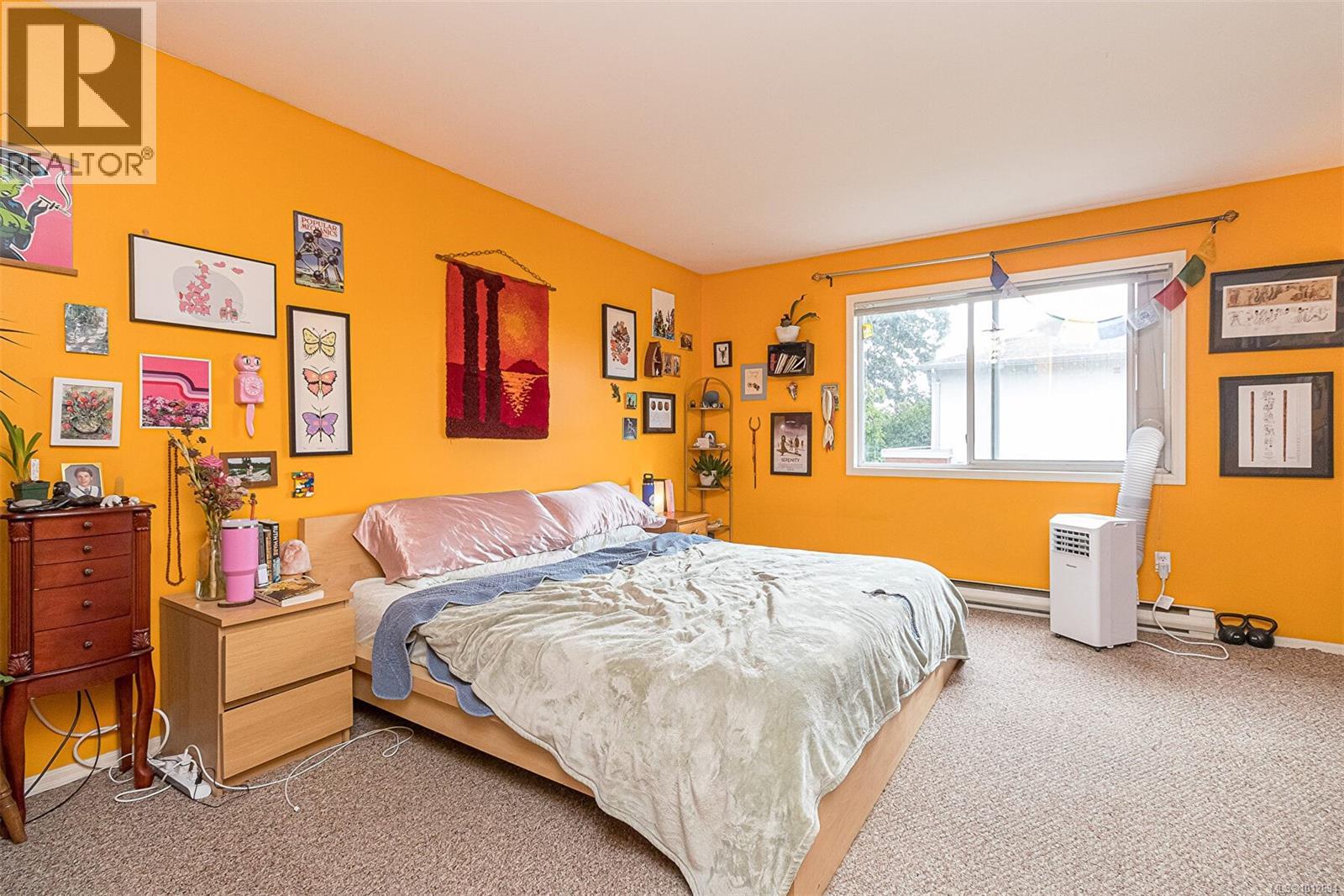 2411 Quadra St, Victoria