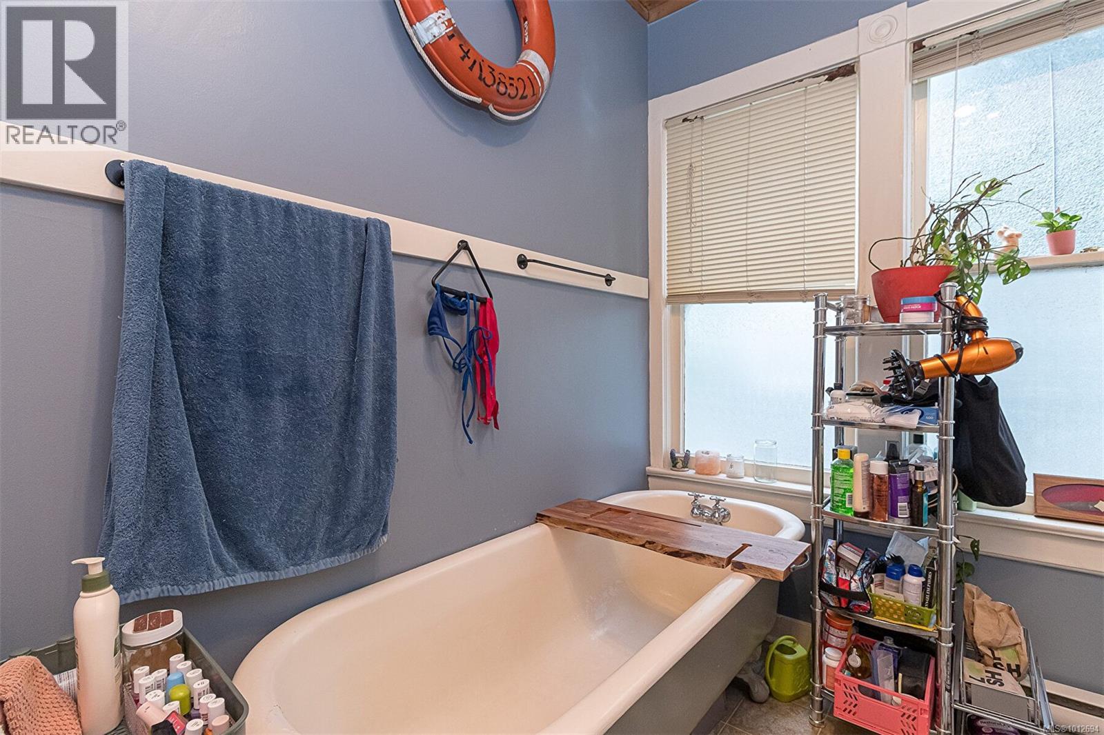 2411 Quadra St, Victoria