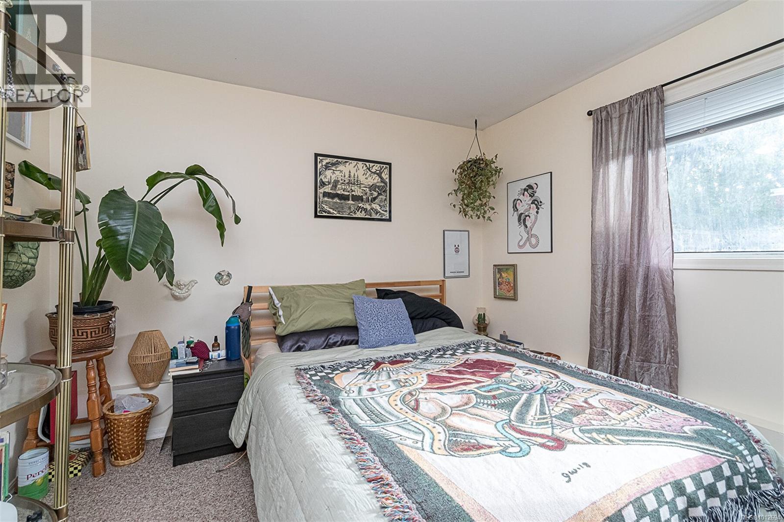 2411 Quadra St, Victoria