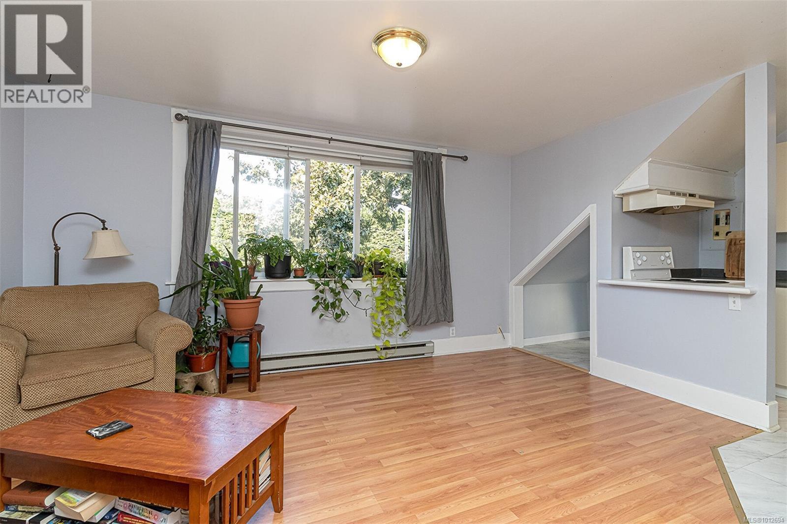 2411 Quadra St, Victoria