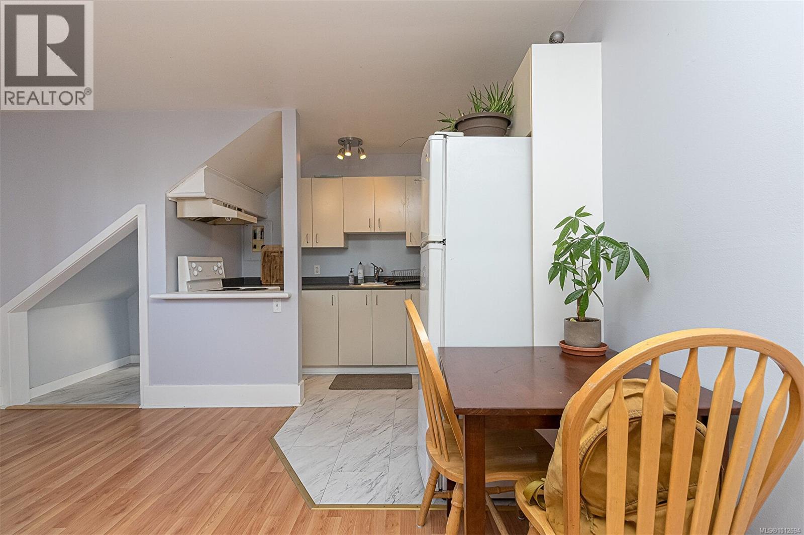2411 Quadra St, Victoria