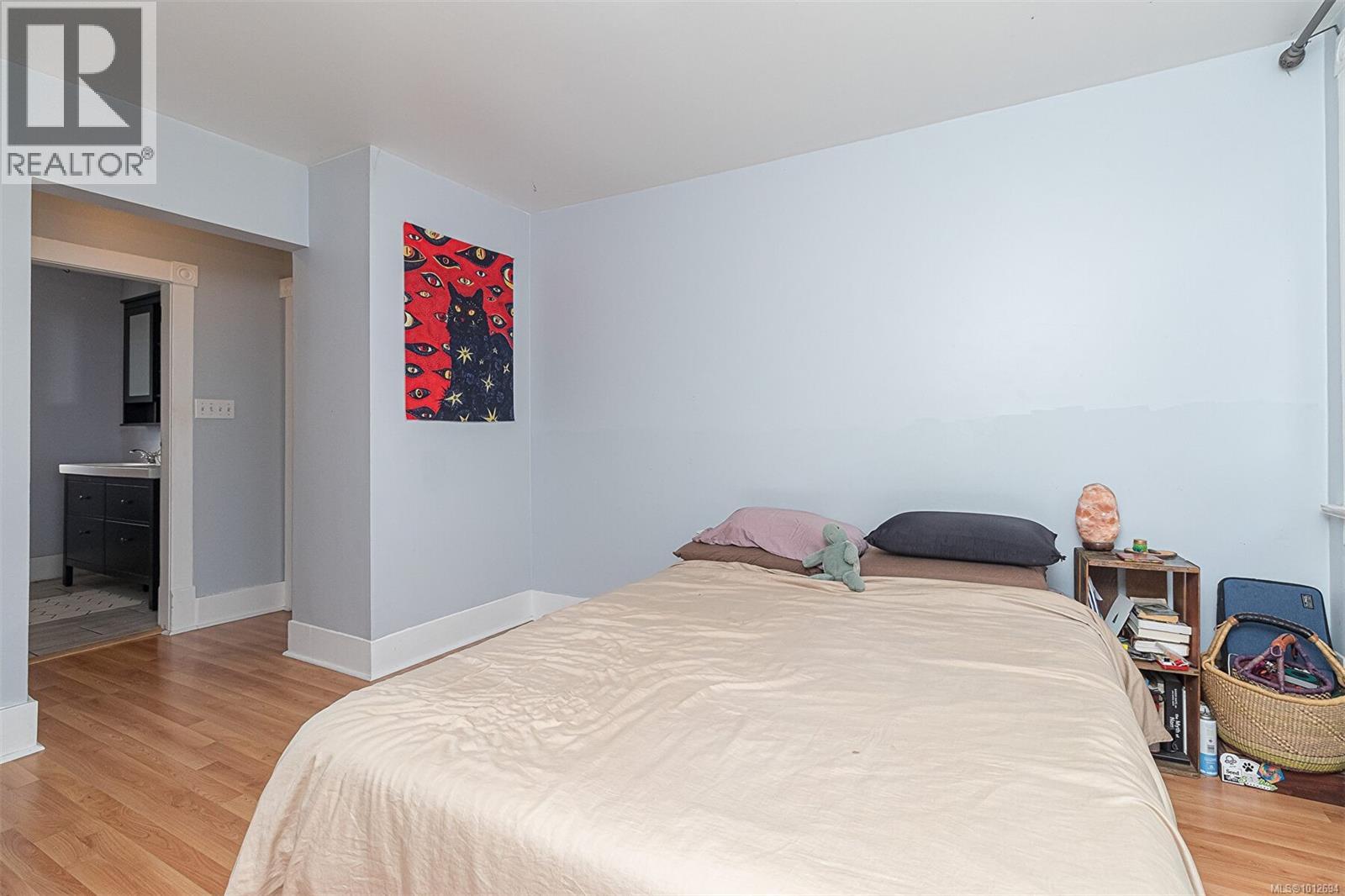 2411 Quadra St, Victoria