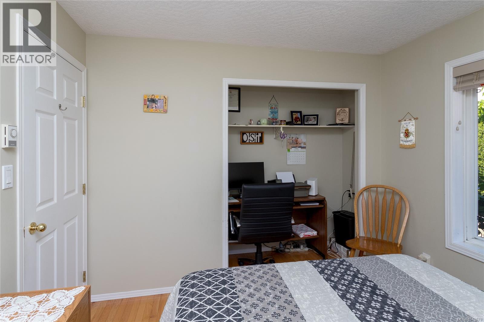 D 10124 Resthaven Drive, Sidney
