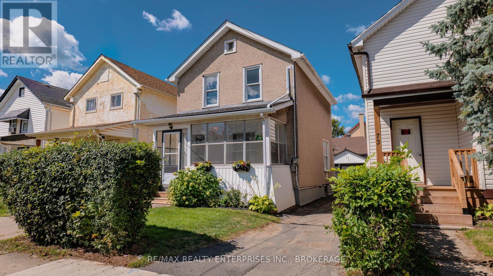 Photo 2 of 75 Duncan Street, Welland ON