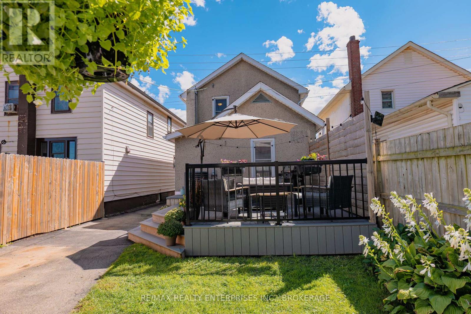 Photo 33 of 75 Duncan Street, Welland ON