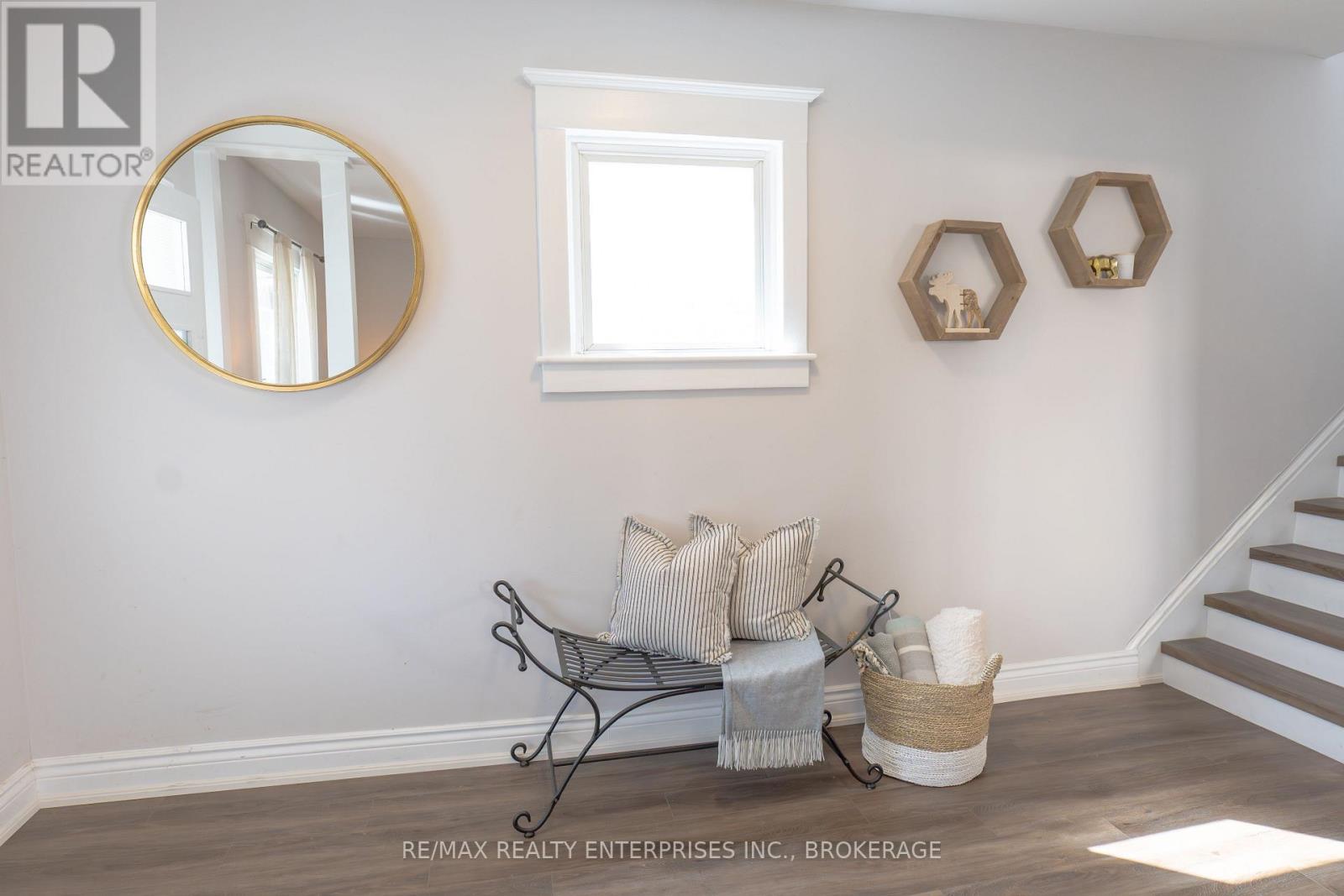 Photo 5 of 75 Duncan Street, Welland ON