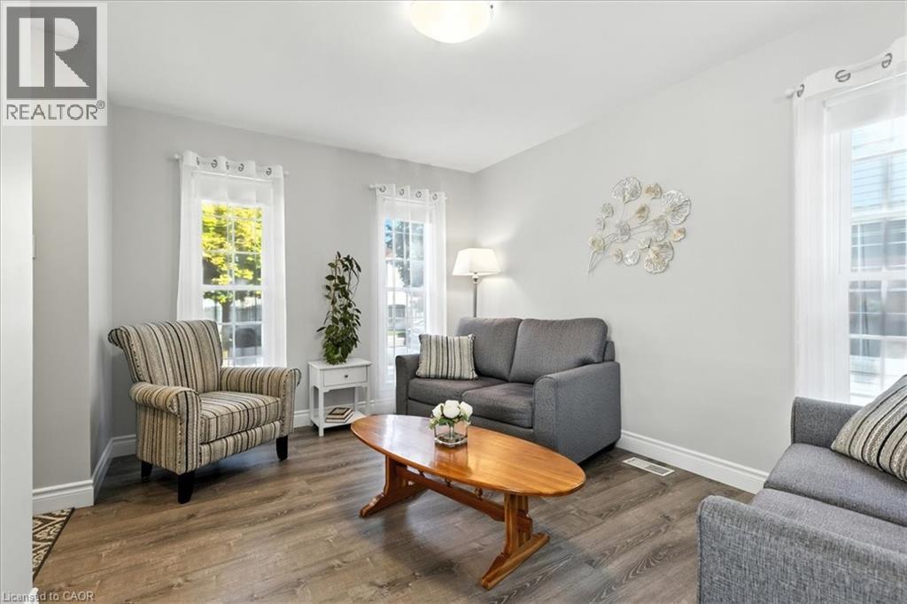 Photo 10 of 53 Wake Robin Drive, Kitchener ON