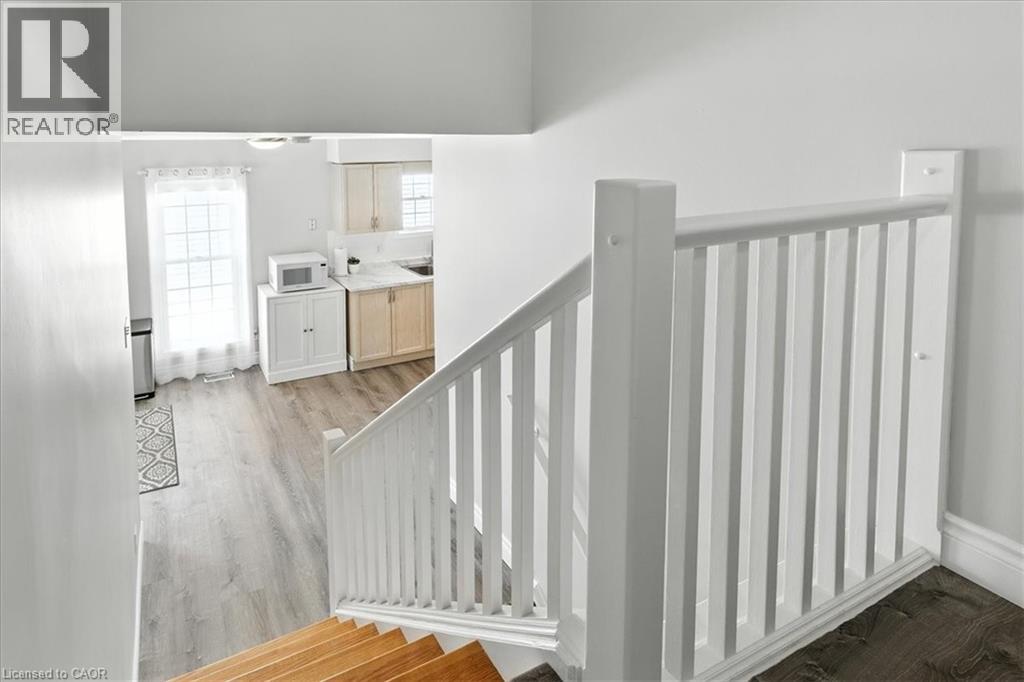 Photo 19 of 53 Wake Robin Drive, Kitchener ON