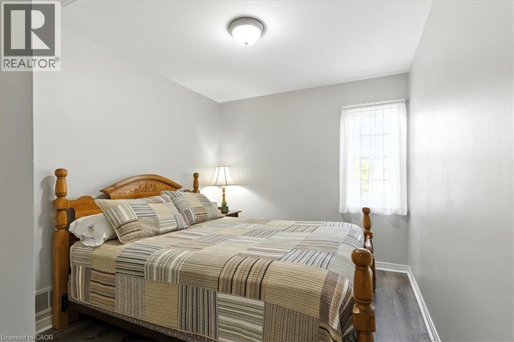 Photo 20 of 53 Wake Robin Drive, Kitchener ON