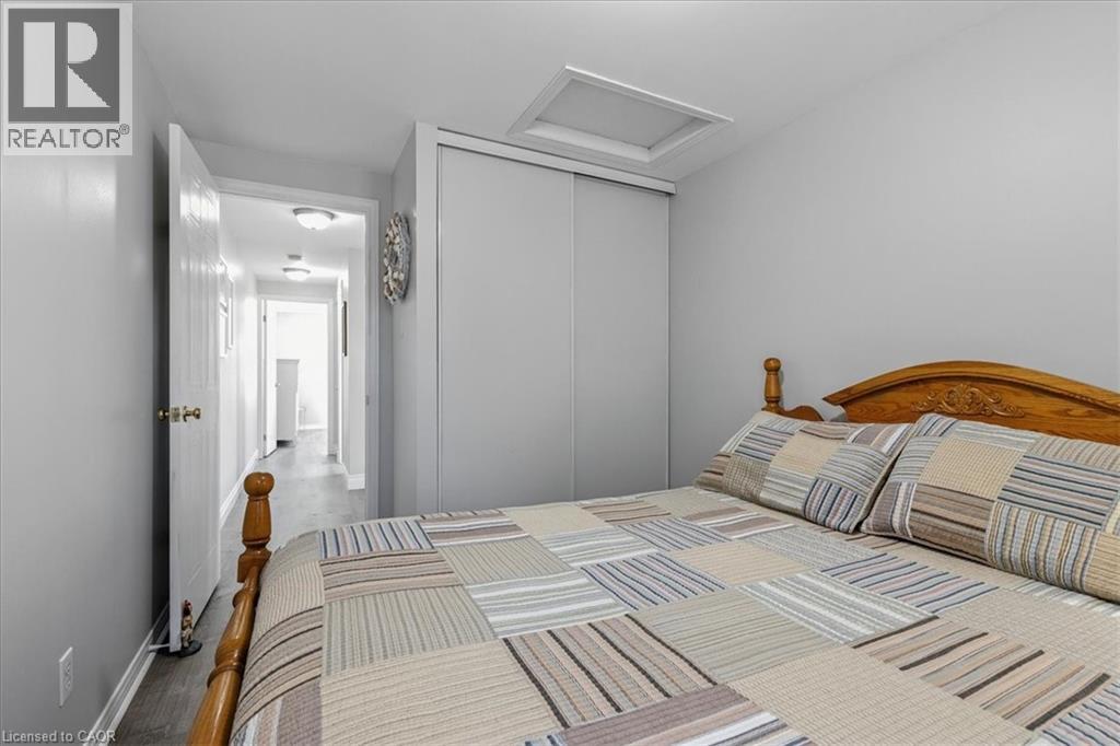 Photo 21 of 53 Wake Robin Drive, Kitchener ON