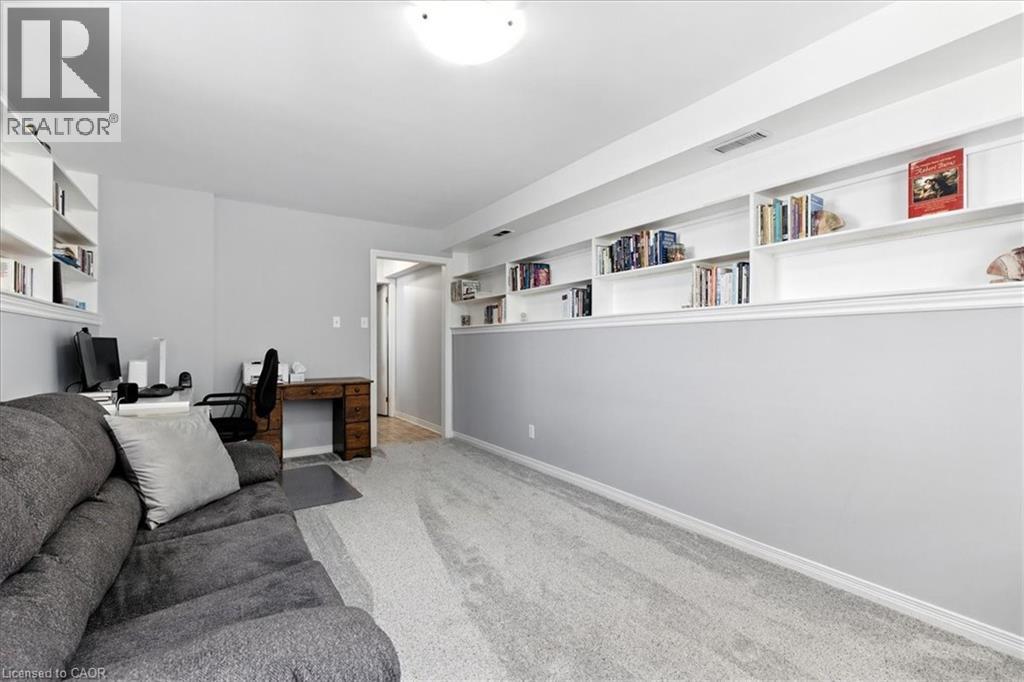 Photo 28 of 53 Wake Robin Drive, Kitchener ON