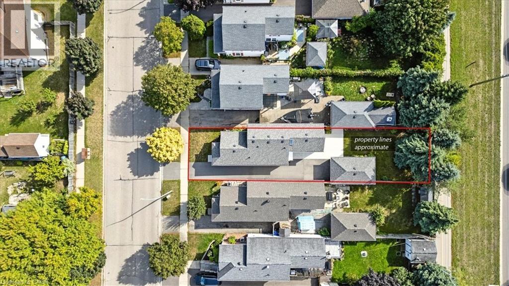 Photo 39 of 53 Wake Robin Drive, Kitchener ON