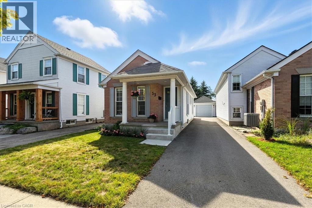 Photo 4 of 53 Wake Robin Drive, Kitchener ON
