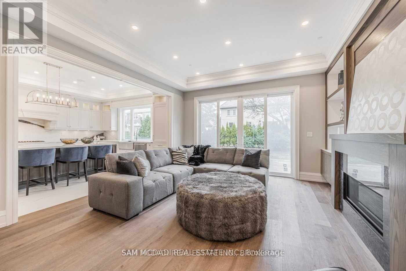 Photo 15 of 577 Indian Road, Mississauga ON
