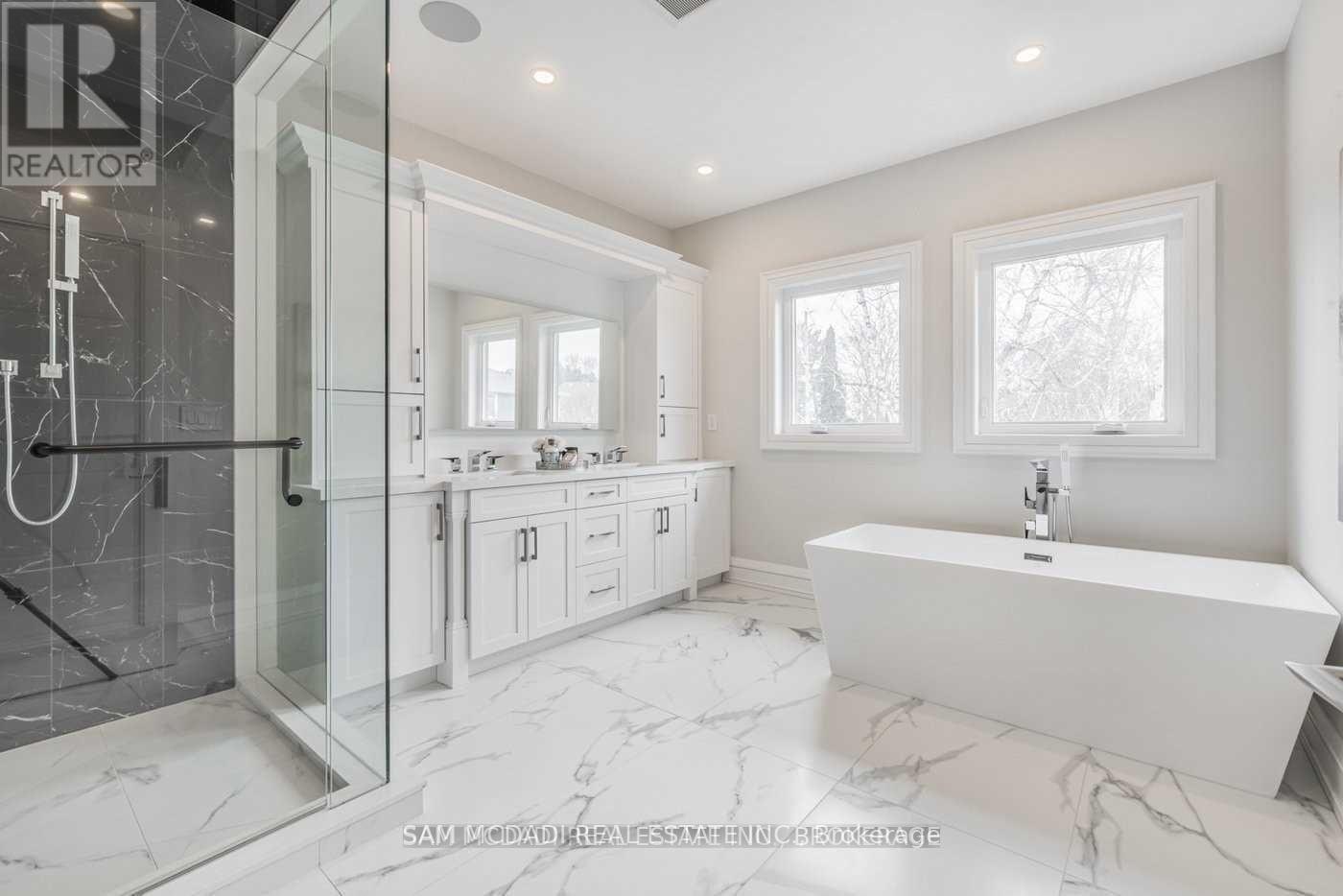 Photo 24 of 577 Indian Road, Mississauga ON