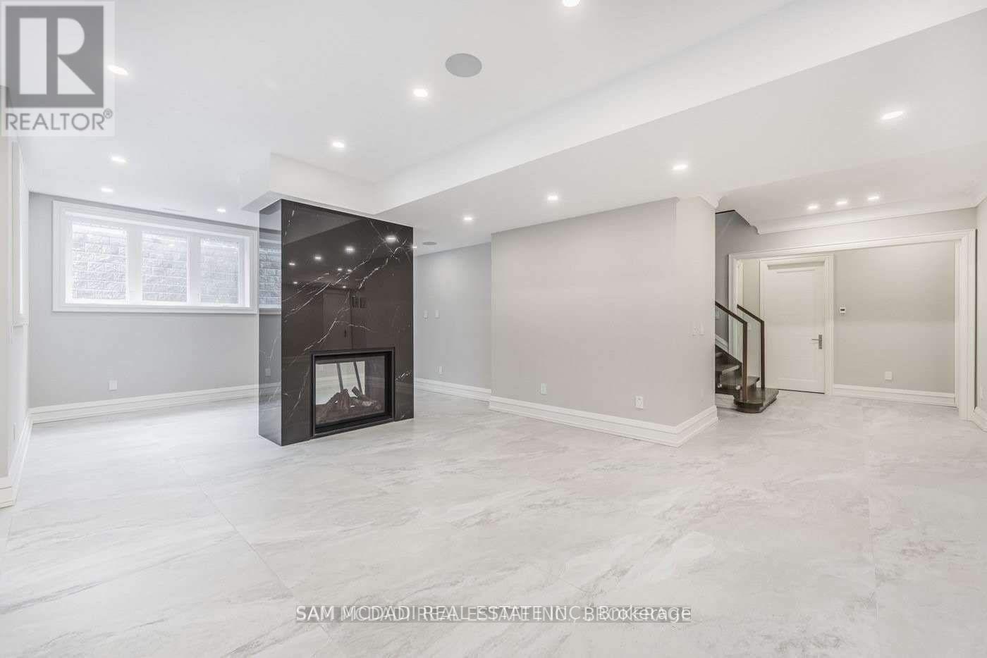 Photo 36 of 577 Indian Road, Mississauga ON