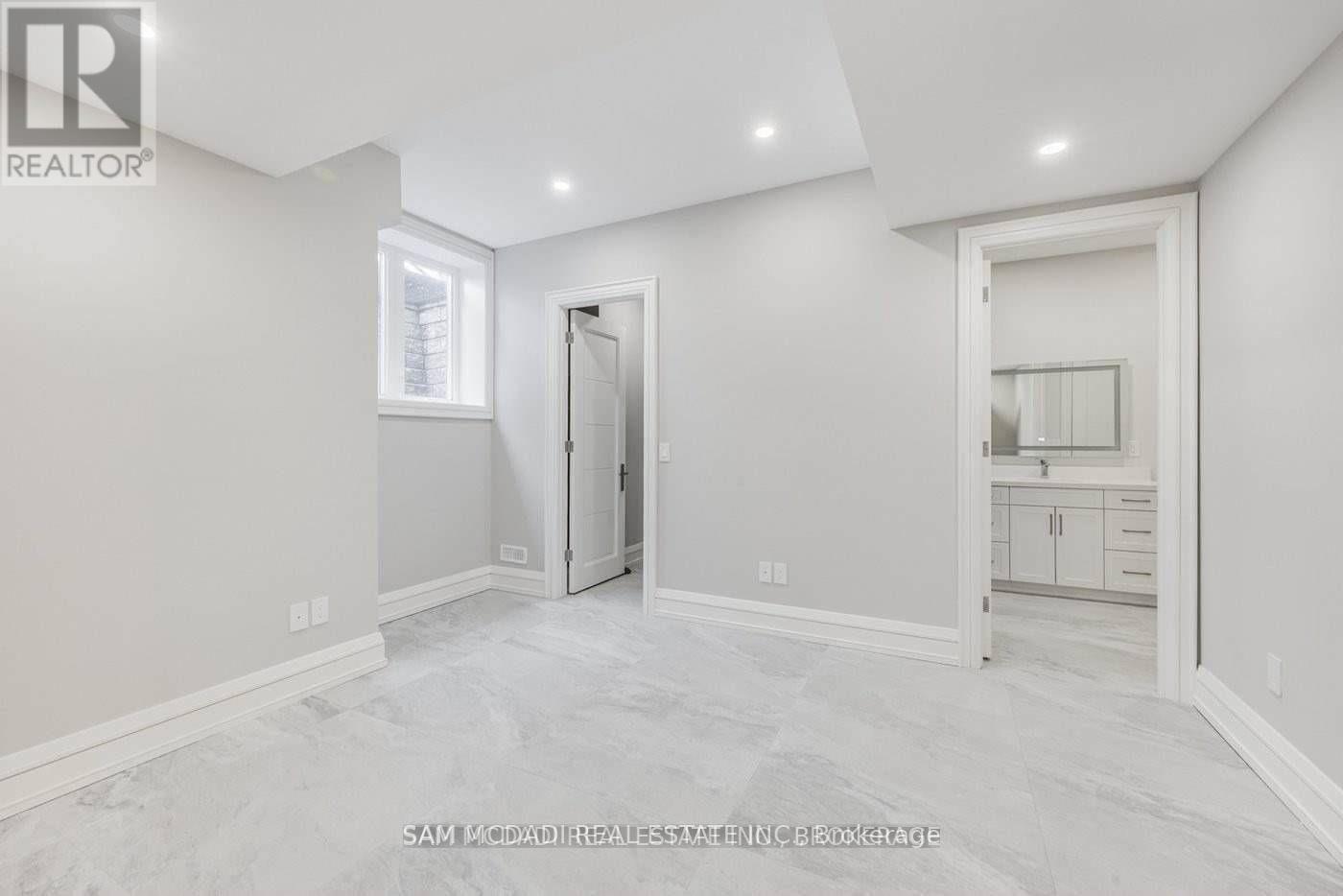 Photo 37 of 577 Indian Road, Mississauga ON