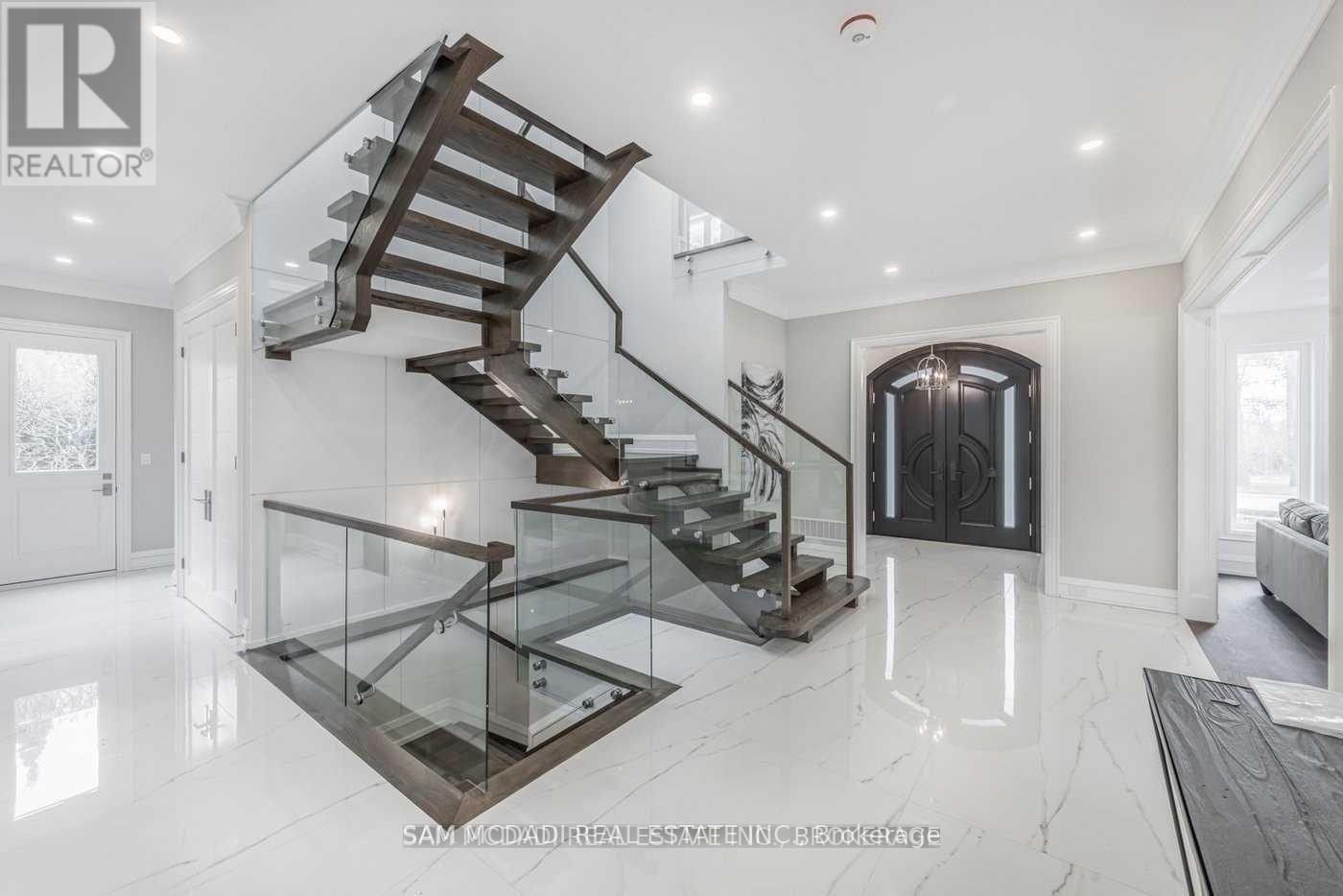 Photo 6 of 577 Indian Road, Mississauga ON