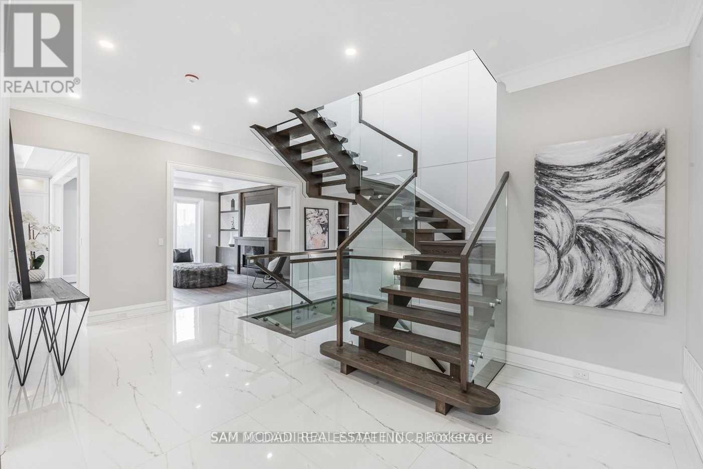 Photo 7 of 577 Indian Road, Mississauga ON