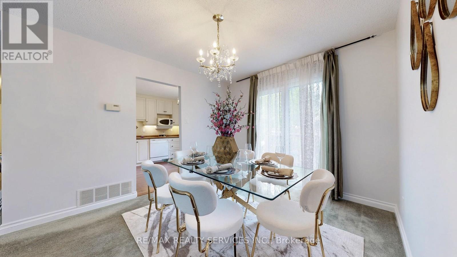 Photo 12 of 27 Glenforest Road, Brampton ON