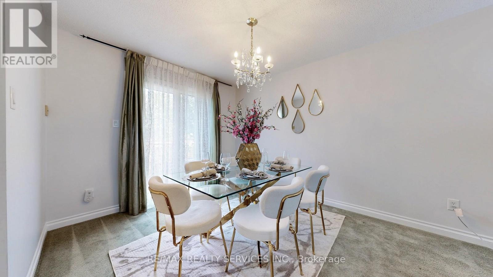 Photo 13 of 27 Glenforest Road, Brampton ON