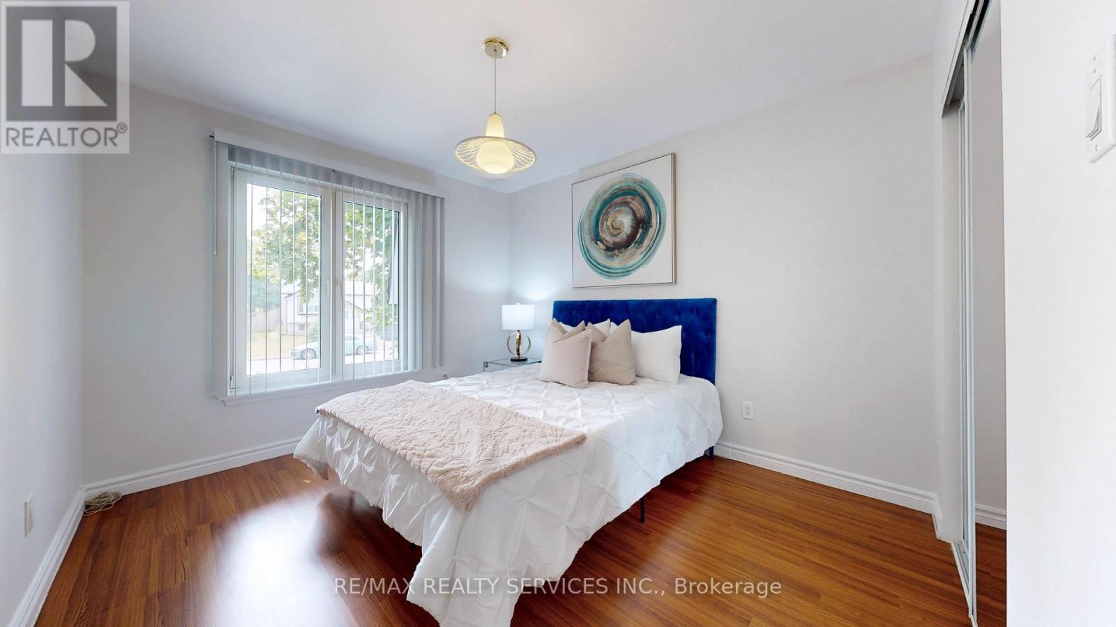 Photo 24 of 27 Glenforest Road, Brampton ON