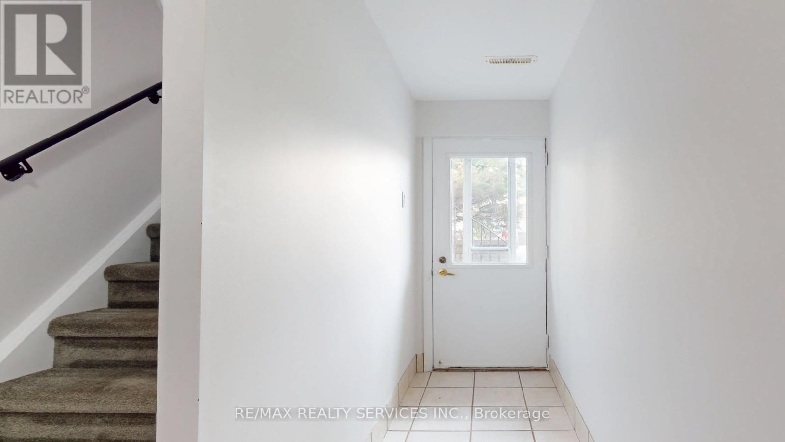Photo 31 of 27 Glenforest Road, Brampton ON