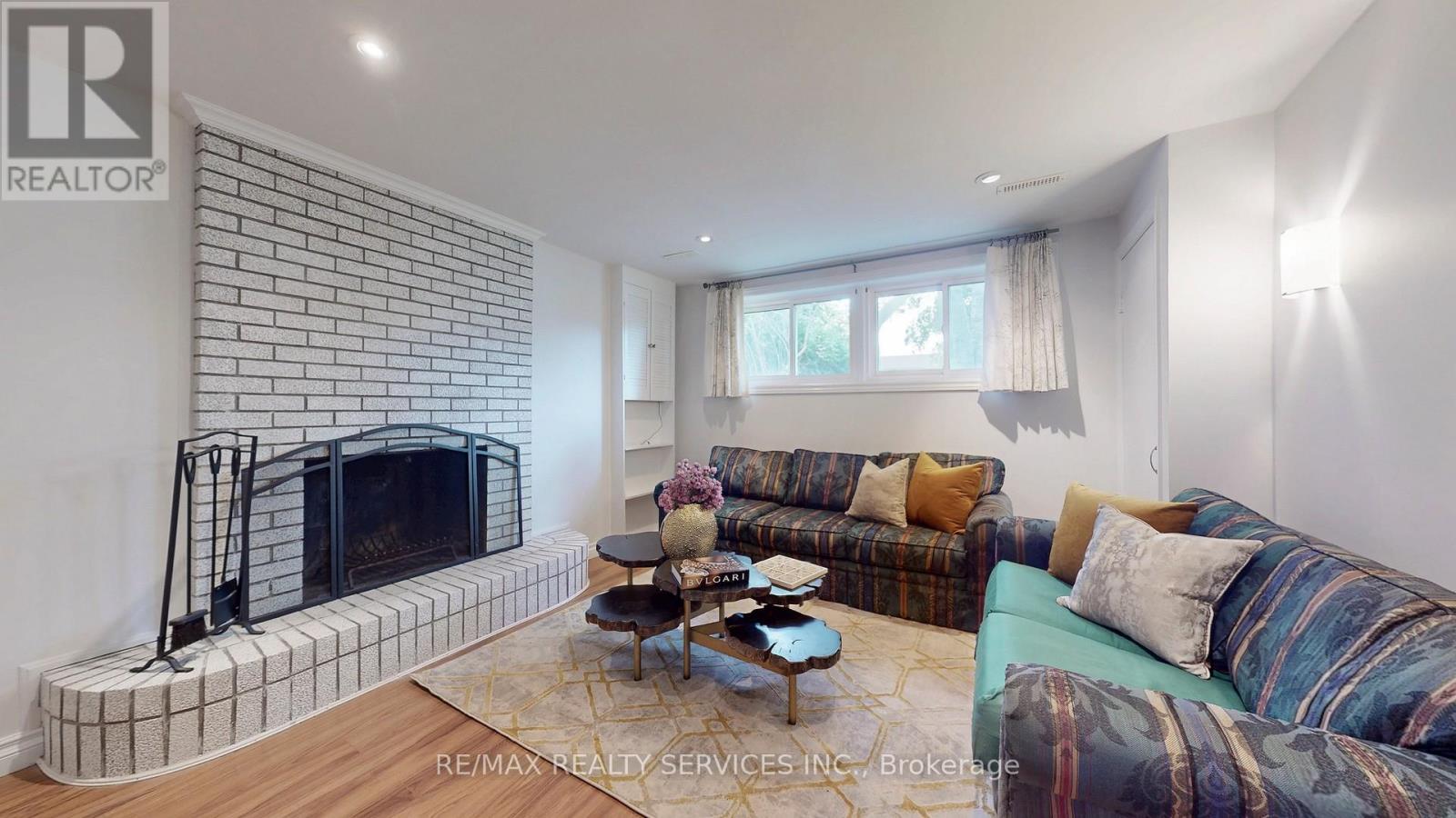 Photo 33 of 27 Glenforest Road, Brampton ON
