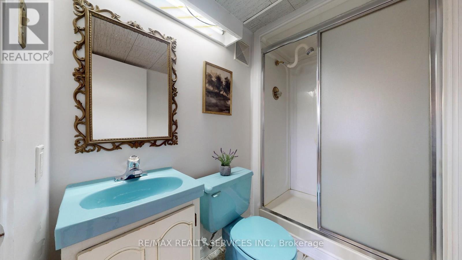 Photo 37 of 27 Glenforest Road, Brampton ON