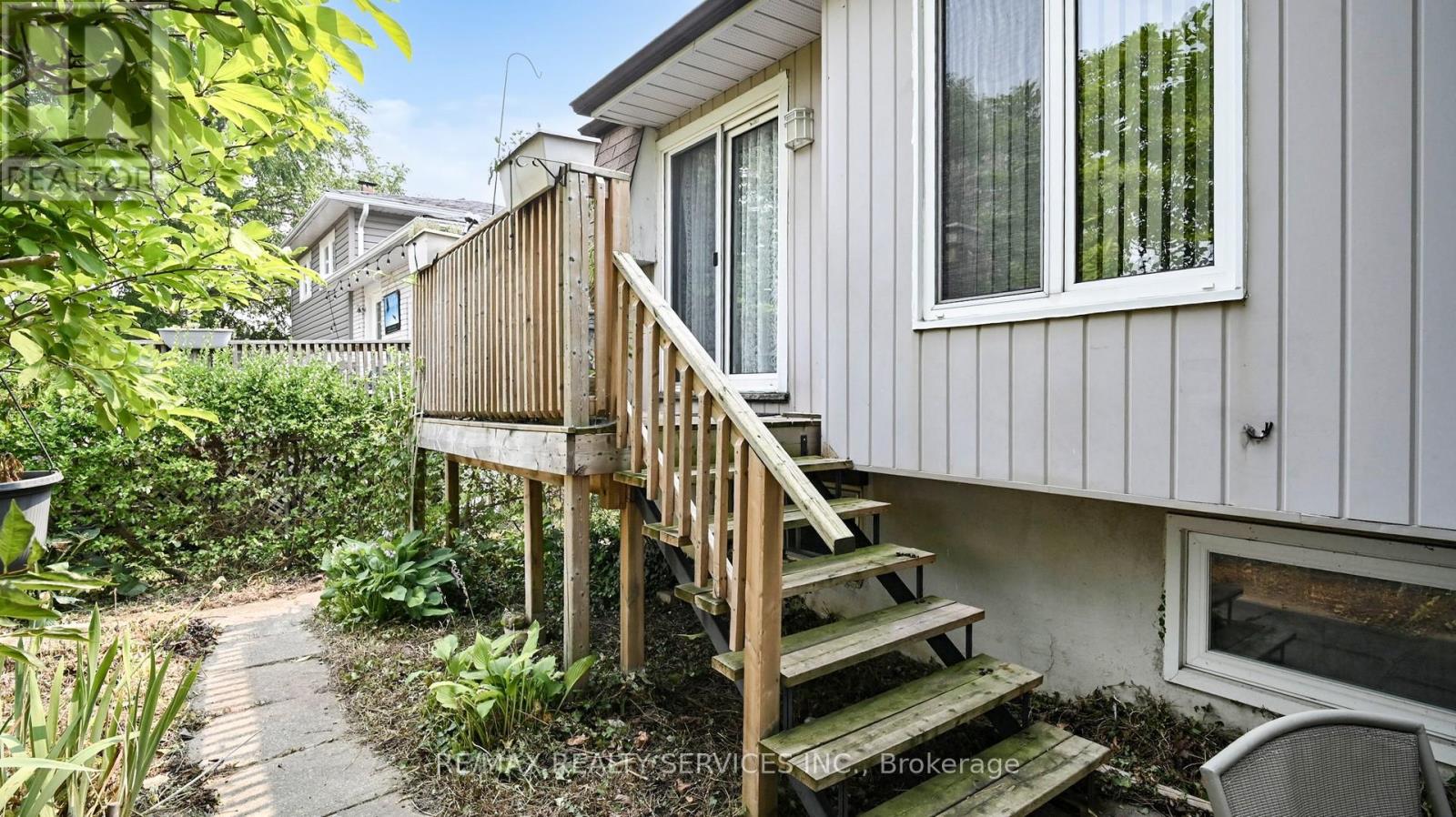 Photo 41 of 27 Glenforest Road, Brampton ON