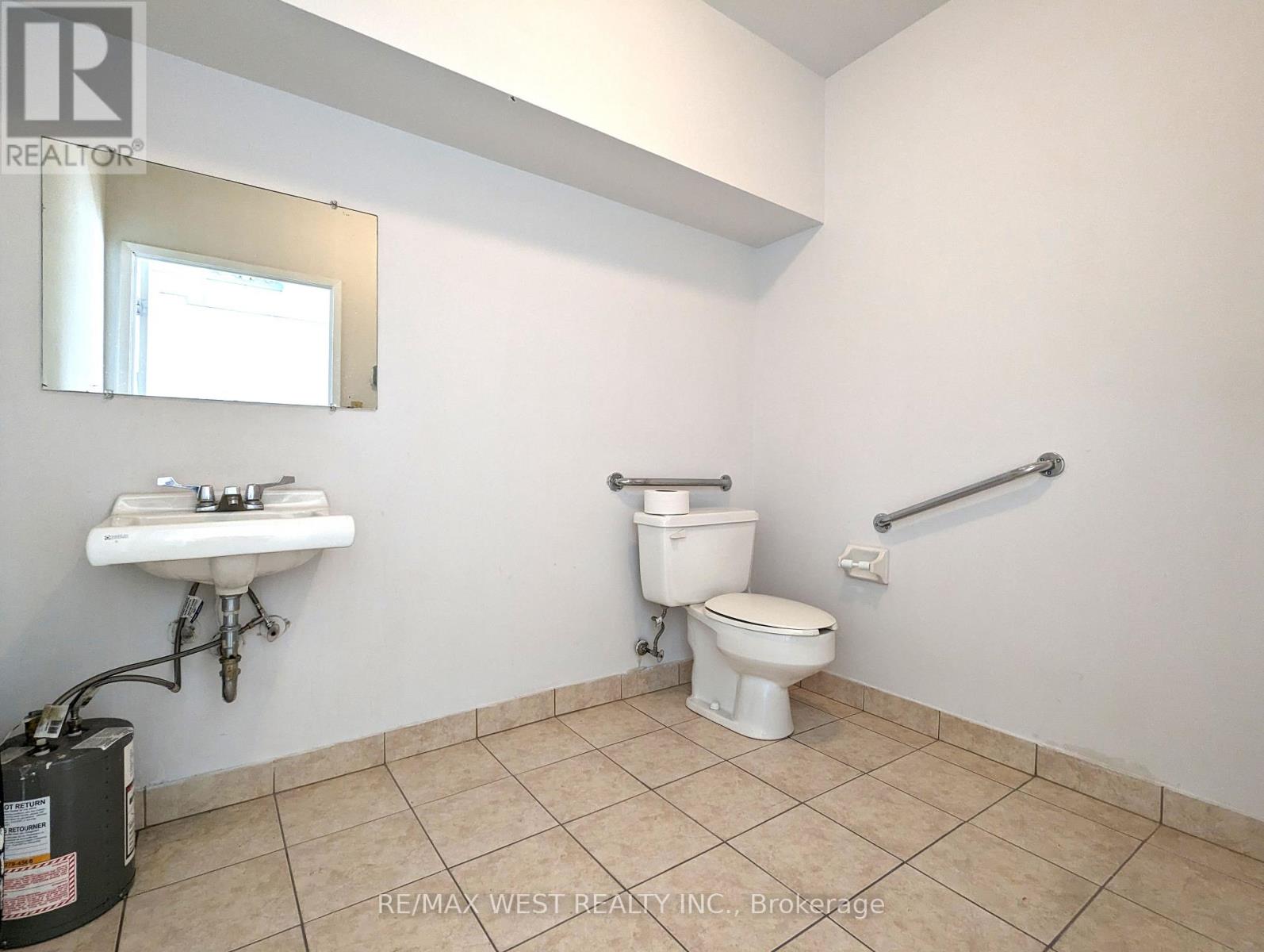 Photo 8 of Unit 1 2468 Eglinton Avenue W, Toronto ON