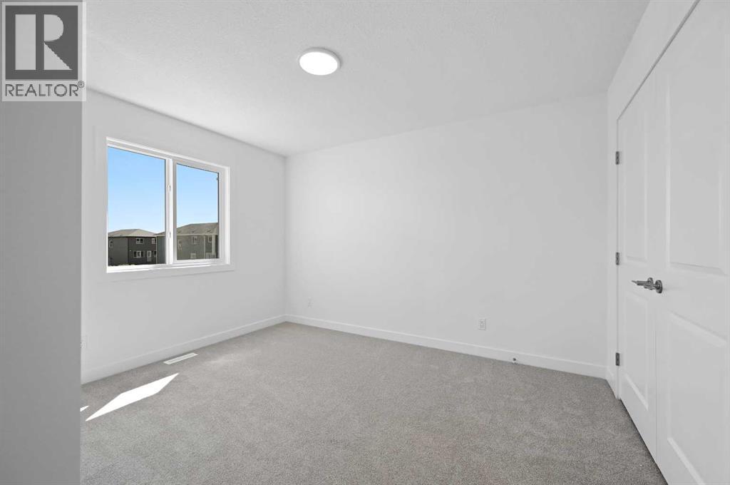 Photo 11 of 458 Corner Glen Way Ne, Calgary AB