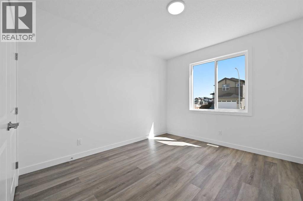 Photo 15 of 458 Corner Glen Way Ne, Calgary AB