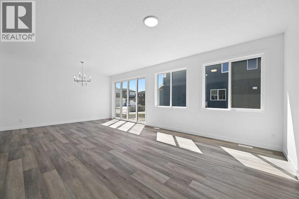 Photo 3 of 458 Corner Glen Way Ne, Calgary AB