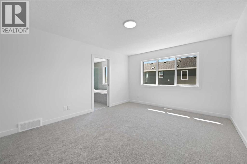 Photo 12 of 458 Corner Glen Way Ne, Calgary AB