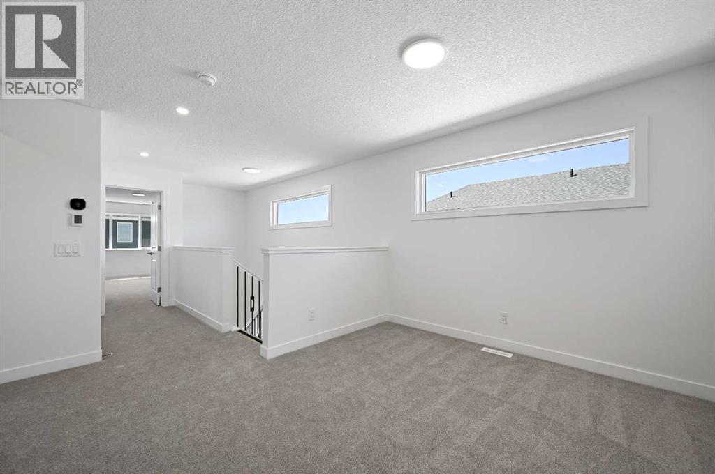 Photo 5 of 458 Corner Glen Way Ne, Calgary AB