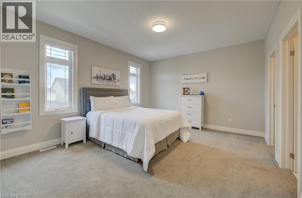 Photo 21 of 11 Deer Creek Street, Kitchener ON