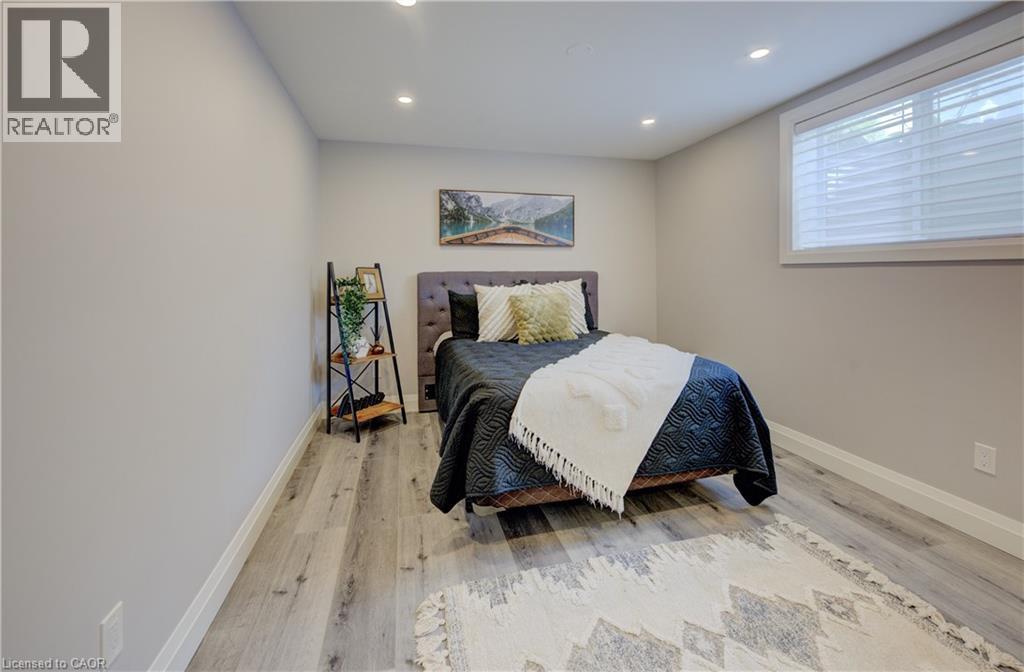 Photo 39 of 11 Deer Creek Street, Kitchener ON