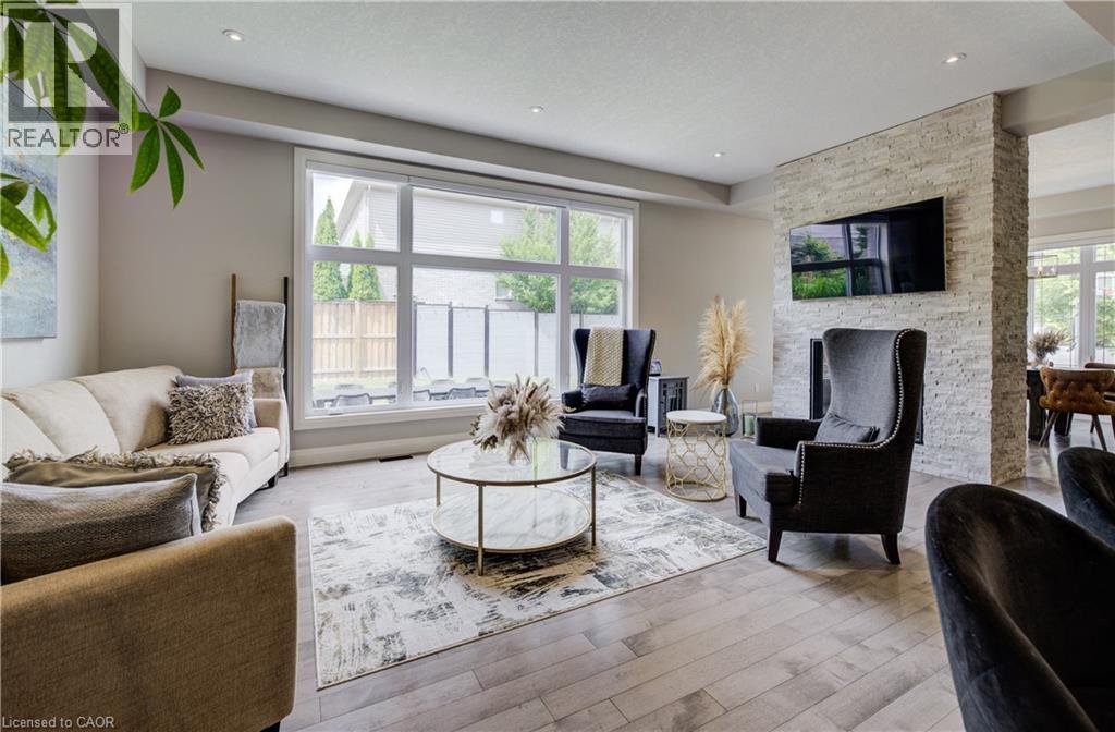 Photo 14 of 11 Deer Creek Street, Kitchener ON