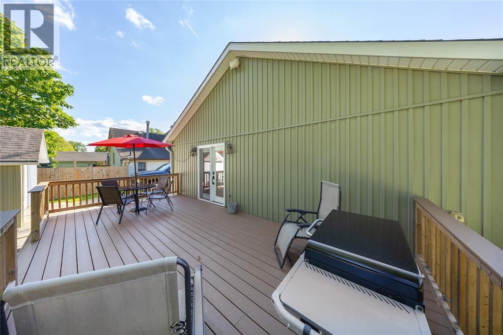 Photo 11 of 452 Maude Street, Petrolia ON