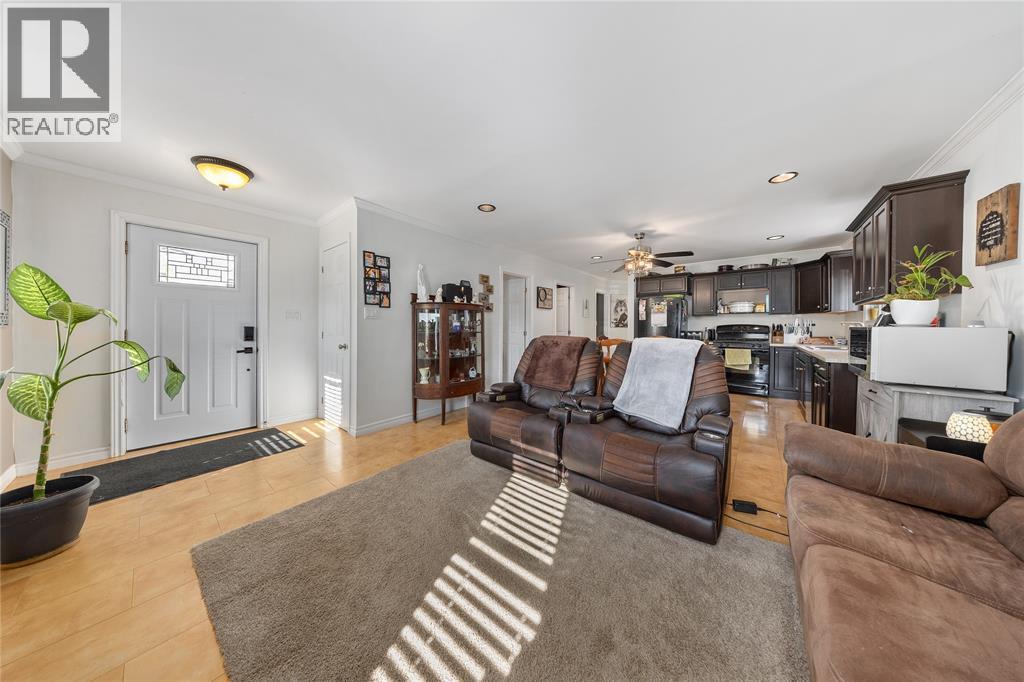 Photo 14 of 452 Maude Street, Petrolia ON