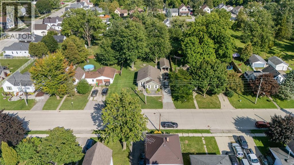 Photo 30 of 452 Maude Street, Petrolia ON
