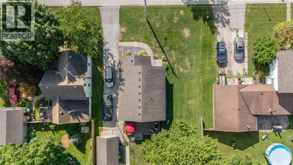 Photo 34 of 452 Maude Street, Petrolia ON