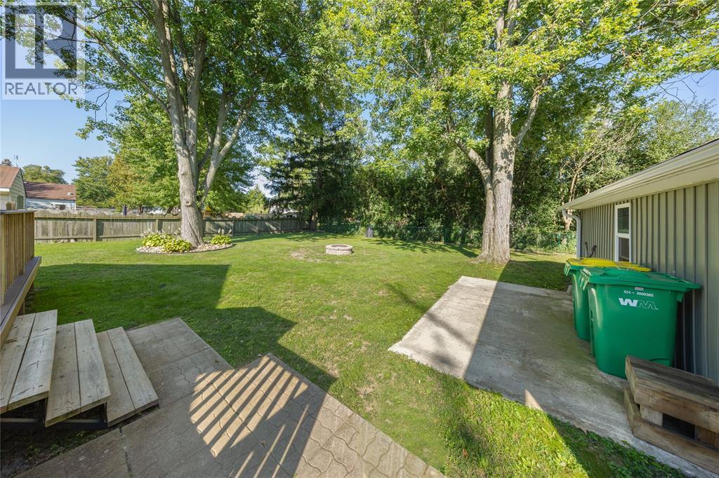 Photo 5 of 452 Maude Street, Petrolia ON